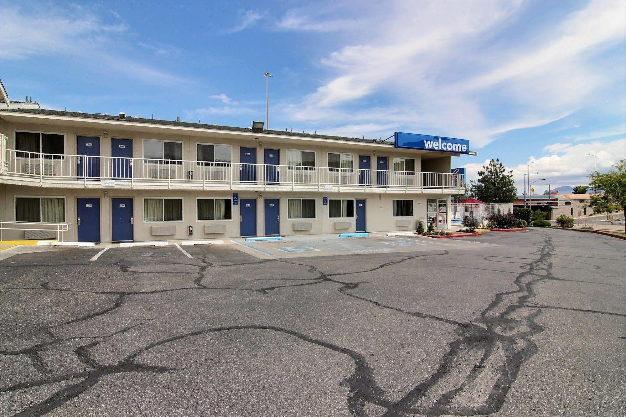 6-albuquerque, Nm - Midtown Hotel